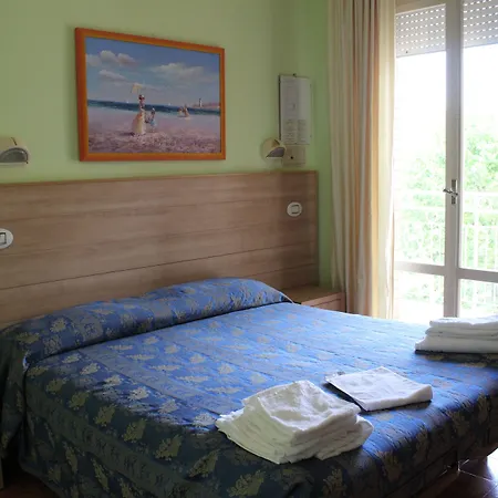 Piccolo Kursaal מלון 3*