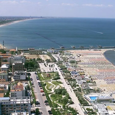 מלון Piccolo Kursaal צ'סנטיקו