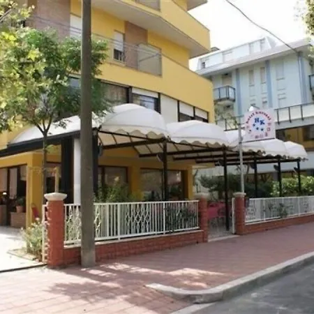Piccolo Kursaal מלון צ'סנטיקו
